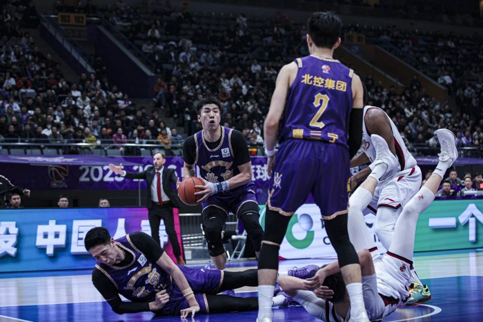 北控男篮加时逆转浙江稠州金租 沈梓捷关键进攻