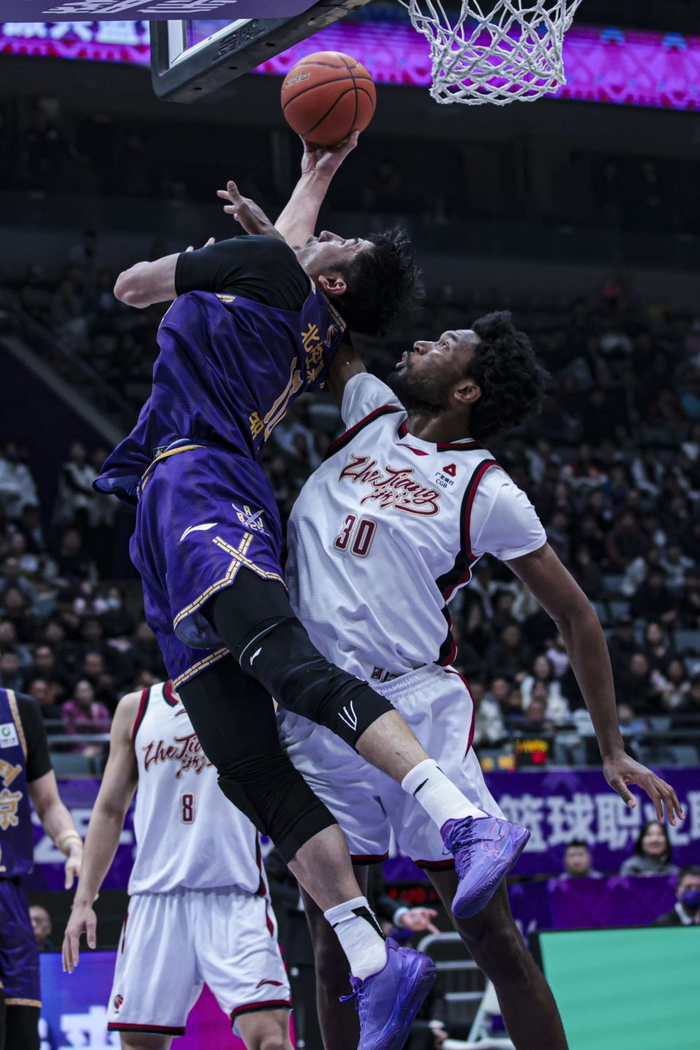 北控男篮加时逆转浙江稠州金租 沈梓捷关键进攻