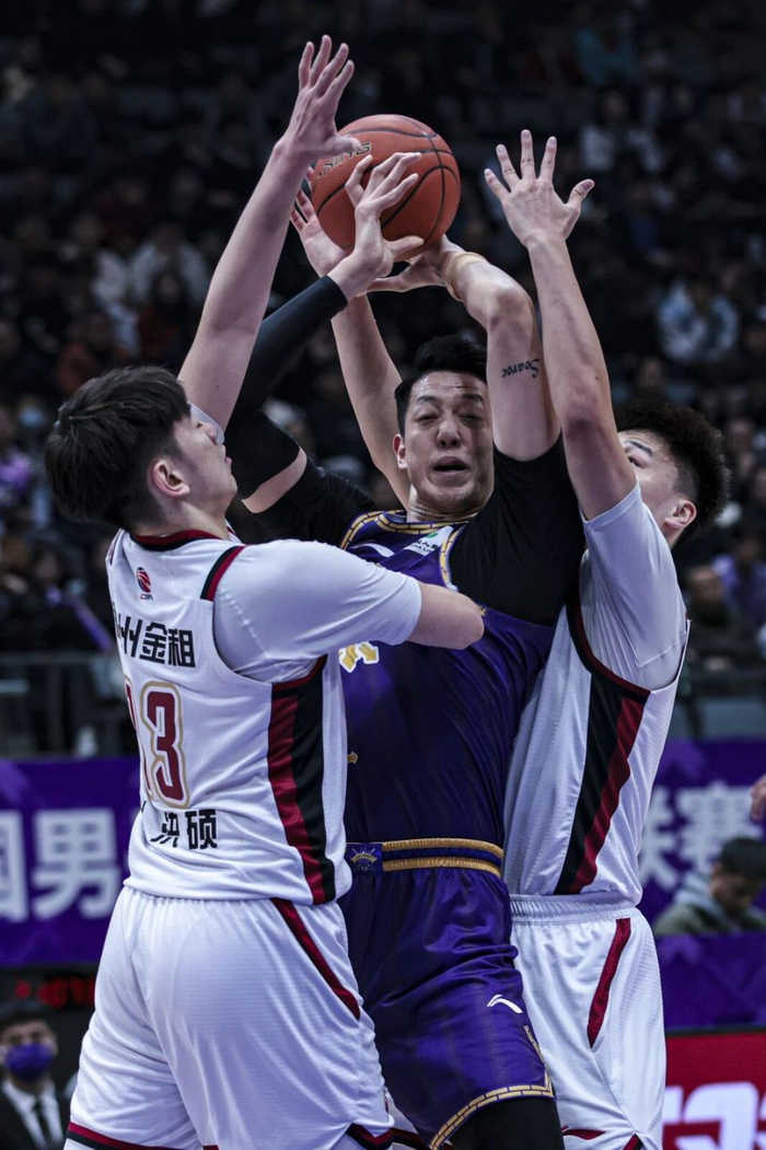 北控男篮加时逆转浙江稠州金租 沈梓捷关键进攻