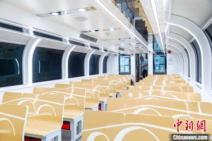 杭州首艘绿色新能源公交船“归锦”号即将投入