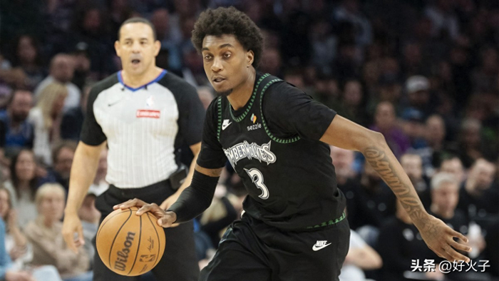 森林狼前锋麦克丹尼尔斯伤退 爱德华兹或复出助