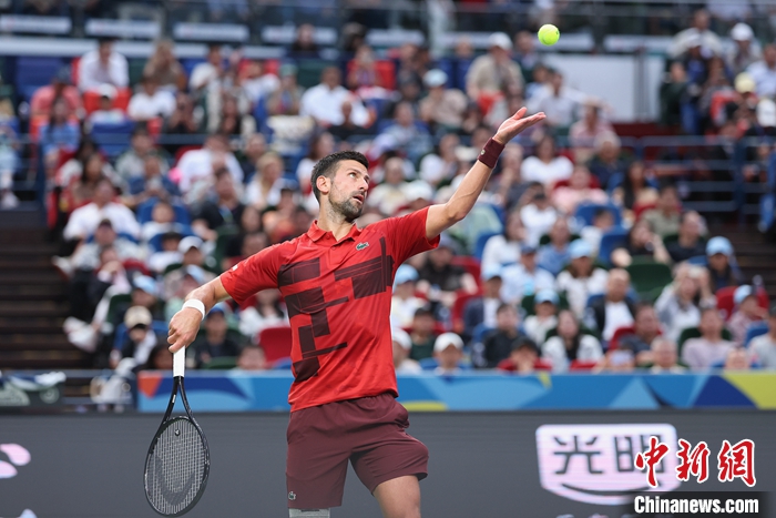 辛纳首夺上海大师赛冠军，生涯首冠