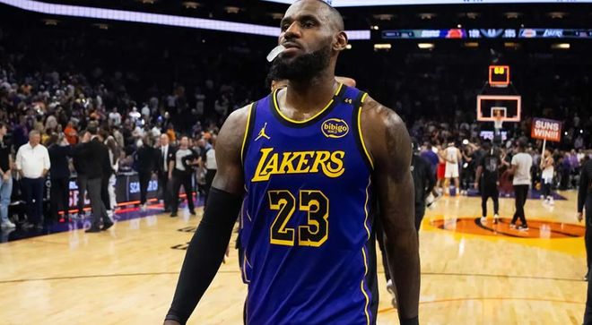 湖人双核报销引发连锁危机，季后赛前景堪忧