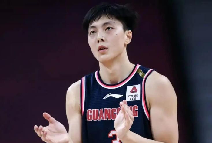 广东宏远季后赛德比惨败广州龙狮 战术单一成致