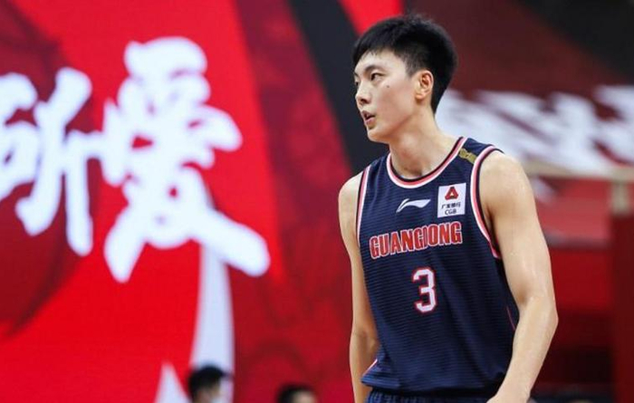 广东宏远季后赛德比惨败广州龙狮 战术单一成致